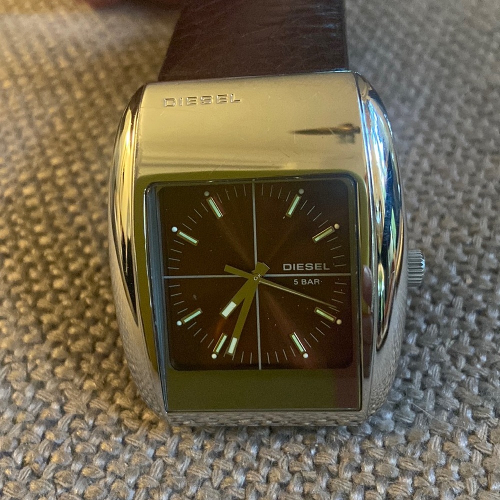 🔥♥️Diesel Dz-1026 Mens Watch Silver Tone Brown Face Leather